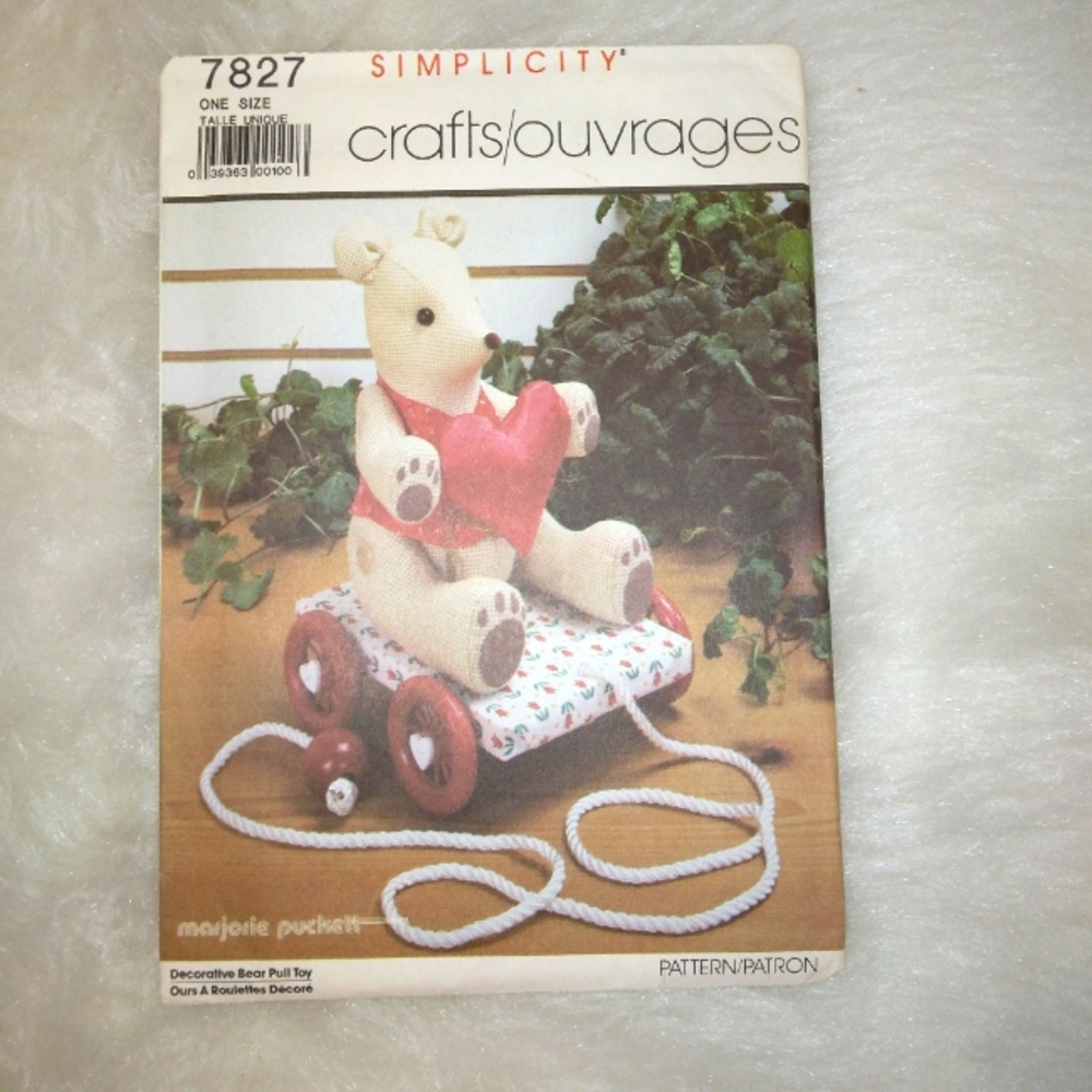 SIMPLICITY 7827 Decorative Bear Pull Toy, vintage new uncut Sewing patte…
